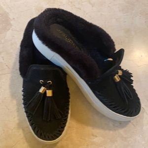 J/SLIDES fuzzy slip on shoe. Beautiful tassel and gold detail. Size 8